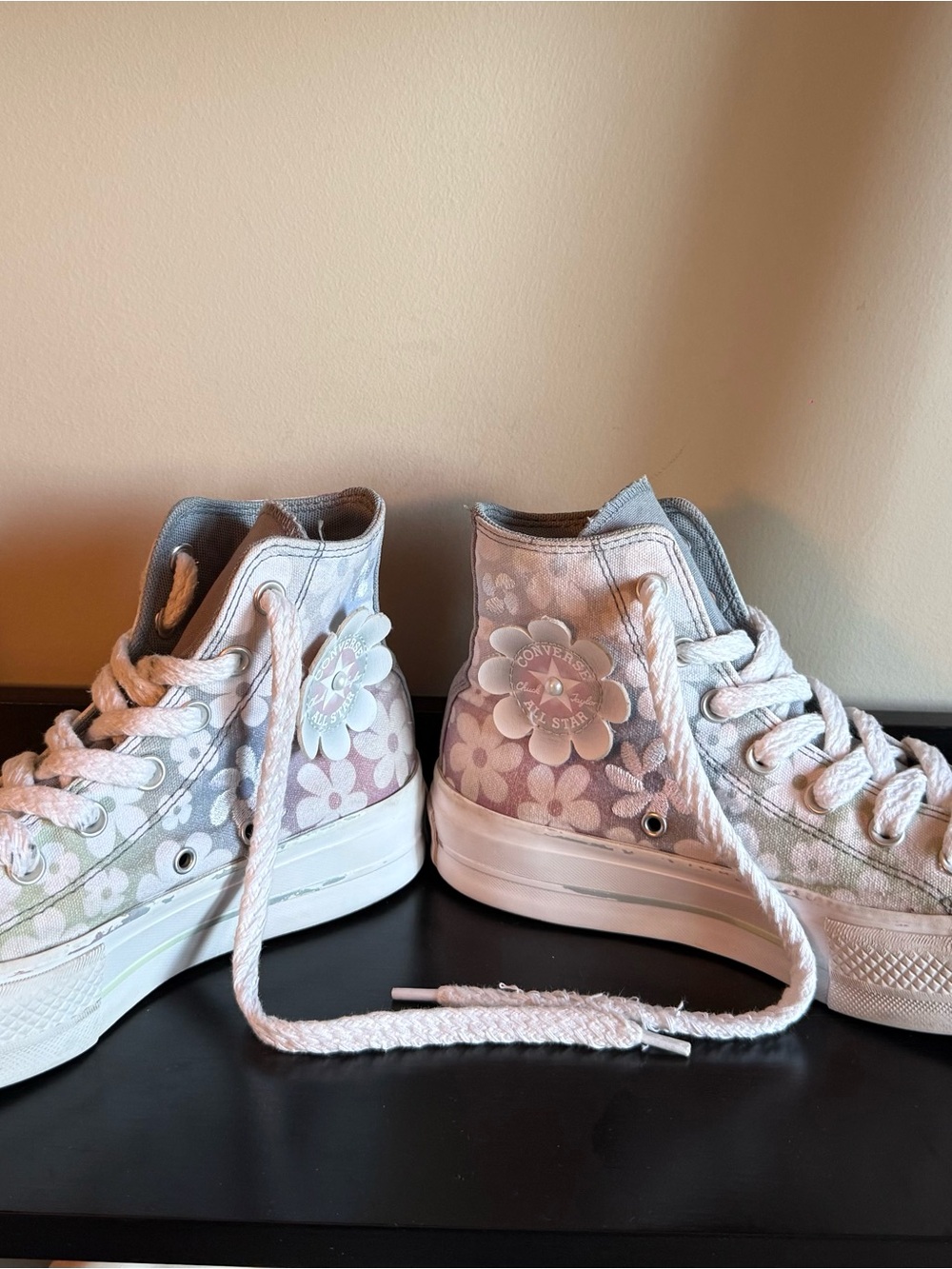 Converse Chuck Taylor All Star Floral Platform High Tops Women’s 7